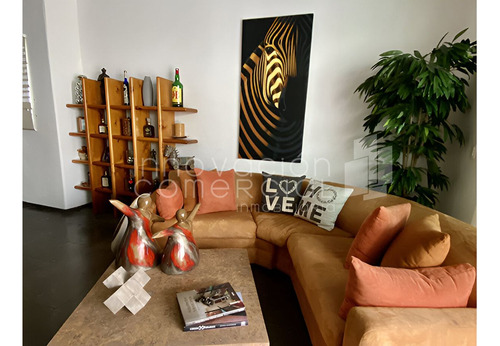 Casa En Venta En Jacarandas Qro, Con 4 Habitaciones