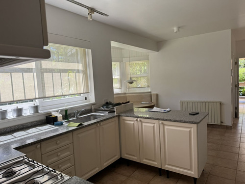 Excelente Chalet 4 Amb. Estilo Inglés En Villa Udaondo