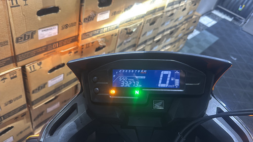 Moto Completa,bem Conservada E Já Vai Com Acessórios