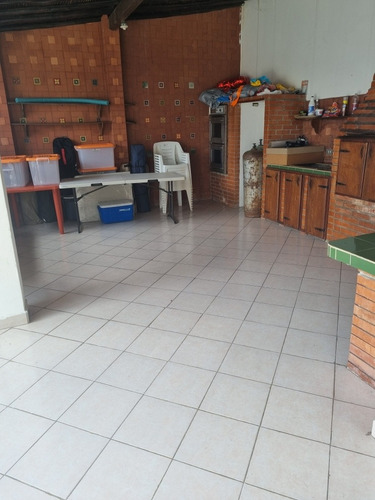 Imagen 7 de 12 de En Venta Quinta Urb. Andres Bello Maracay 580 Mts.