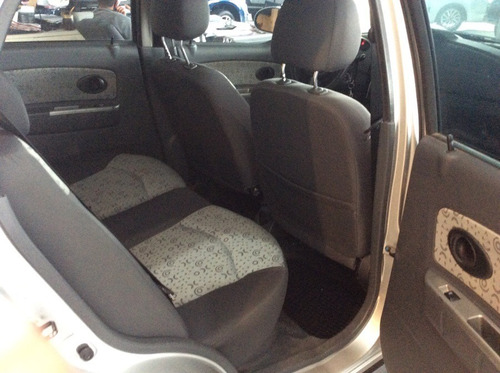 Chevrolet Spark 1.0lt 2015