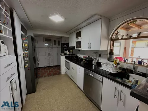 Amplia Casa Con Excelente Ubicación En Envigado!(mls#252487)