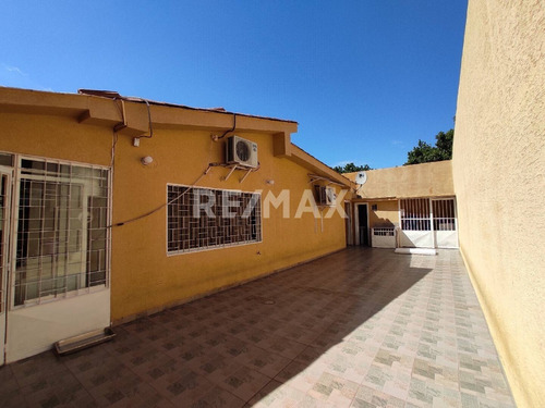 Imagen 27 de 27 de Bella Y Cómoda Casa , Urb. Trigal. Cód.: 132012, 04144841043
