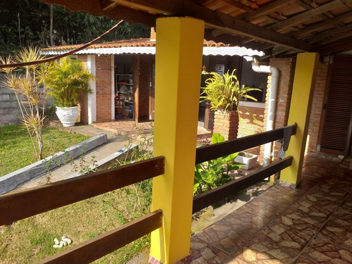 Imagem 2 de 14 de Chácara Com 4 Cômodo Banheiro Churrasqueira Piscina Pequena