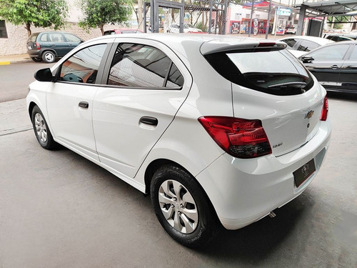 Imagem 14 de 15 de Chevrolet Onix 1.0 Mpfi Joy 8v