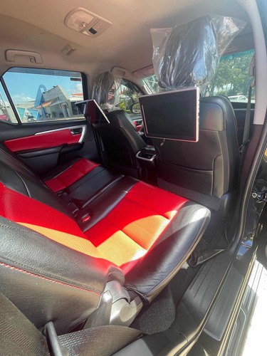 Imagen 10 de 14 de Toyota Fortuner Trd