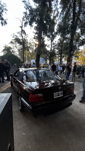 BMW Serie 3 2.0 328i Sedan