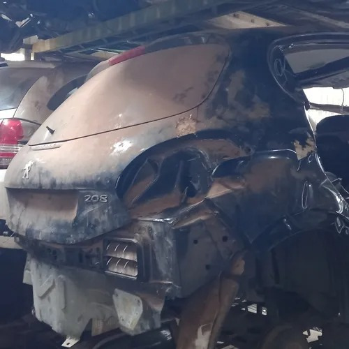 Imagem 15 de 18 de Sucata Peugeot 208 Para Vendas De Peças