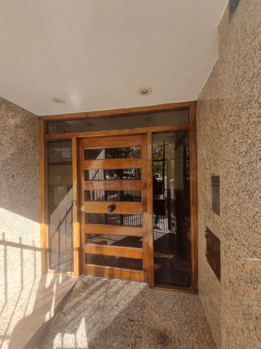 Departamento Impecable De 3 Ambientes Con Balcón Al Frente En Boedo