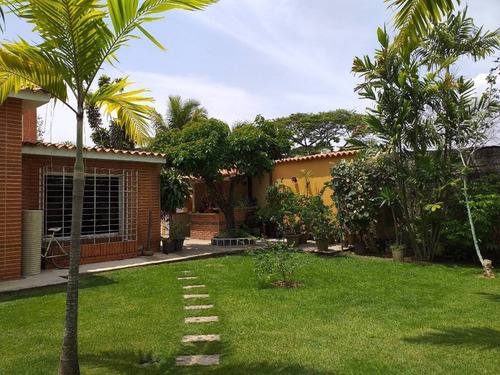 Ac Espectacular Casa Con Piscina En Urbanización Las Mercedes San Diego 4417m2