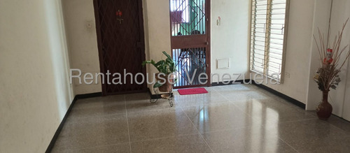 Marcos Gonzalez Vende Amplio Apartamento Zona Oeste Barquisimeto - Lara #25-23347