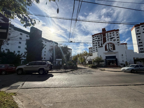 Venta De Departamento 3 Ambientes A Metros Del Centro De Wilde, Excelente Ubicacion.