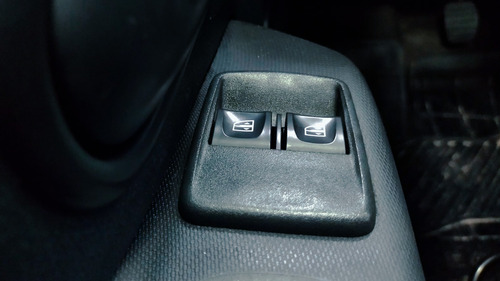 Imagem 10 de 14 de Renault Sandero Authentique 1.0 12v Sce (flex)