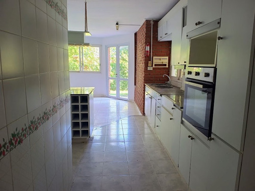 Casa Chalet En Venta En La Martona, Cañuelas, Resto De La Provincia