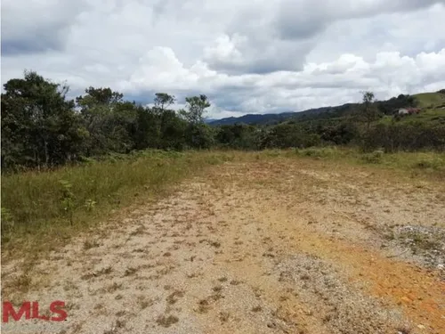 Lote Independiente En El Alto De Las Palmas(mls#238569)