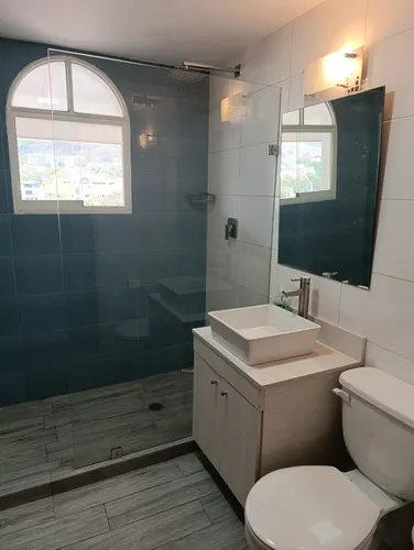 Se Alquila Apartamento En La Urb. Sebucan Con Vista Al Avila Y No Falta El Agua