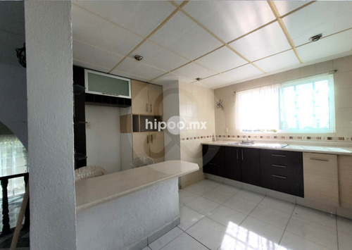 Casa En Renta En Cacalomacan Centro