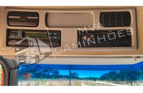 Imagem 7 de 12 de Caminhão Mercedes 2040 - 4x2 T