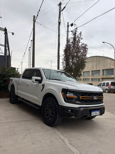 Ford F-150 5.0L V8 Tremor 4X4 At