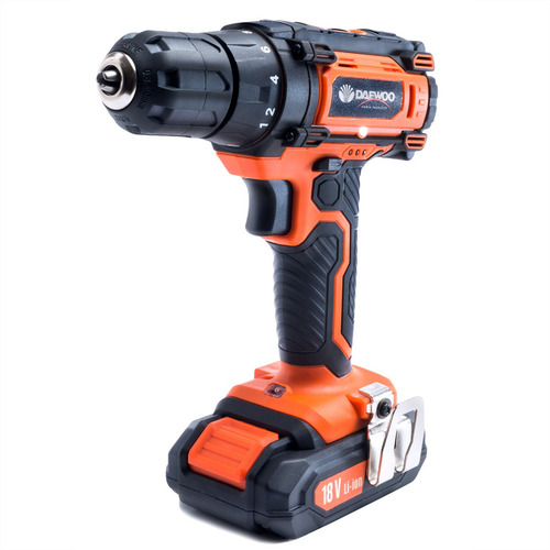Taladro percutor atornillador inalámbrico de 10mm Daewoo DACD1800V2 18V + 1 batería de 1.5Ah + accesorios con maletín de transporte 220V