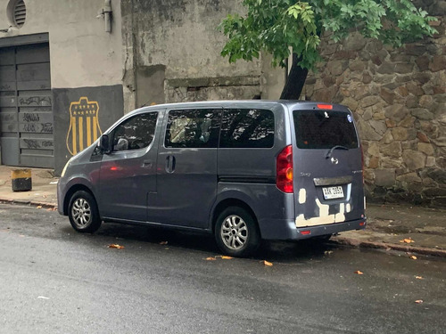 Imagen 3 de 16 de Gonow Starry Van 2015 1.5 Luxury Suv