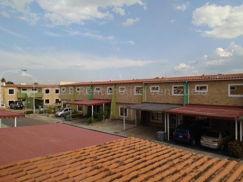 Imponente Townhouse En Venta Karol Home Av. Aragua Con Pozo De Agua Keg2331055