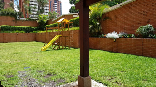 Imagen 11 de 12 de Renta Amplio Apartamento En Zona 14