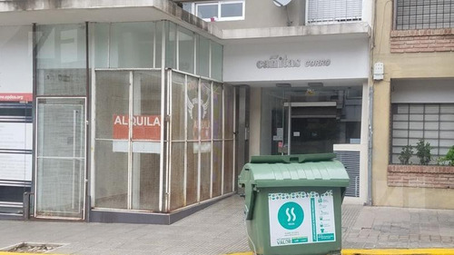 Corro Al 300, B° Centro (zona Tribunales) Local 35m2,