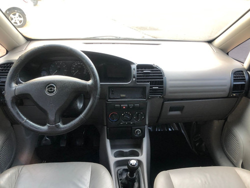 Imagem 8 de 8 de Chevrolet Gm Zafira 2.0 Prata 2001