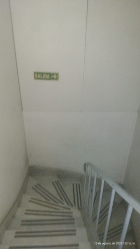 Local Con Oficinas Y Deposito