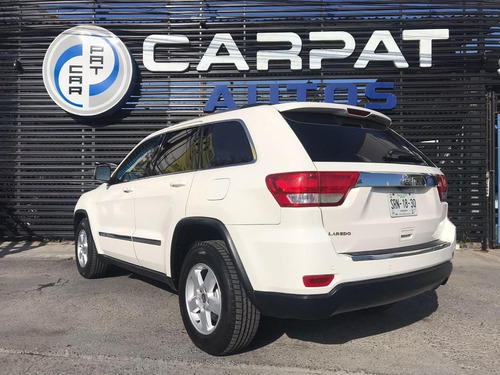 Imagen 7 de 11 de Jeep Grand Cherokee 2011 3.6 V6 Laredo Lujo 4x2 At