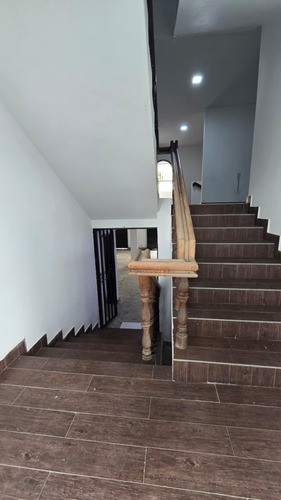 Casa En Venta En Urb El Castaño 04js