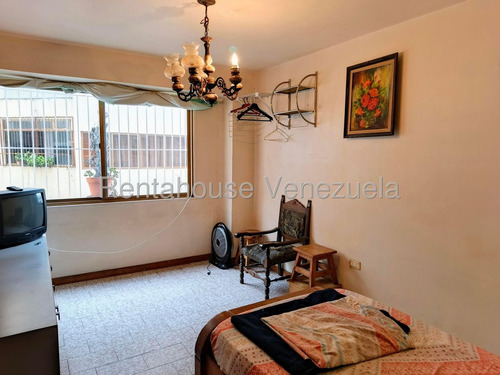 Apartamento En Venta Los Palos Grandes 25-22948