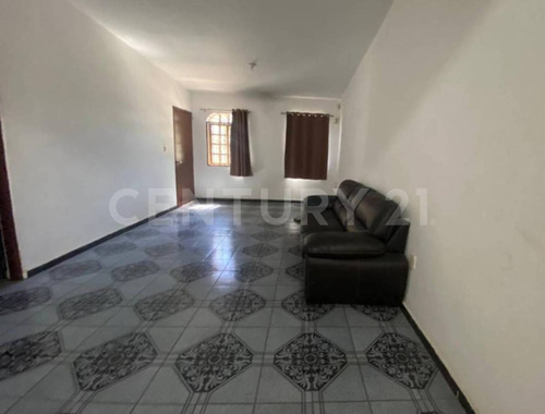Casa En Venta En Colonia Estadio, Mazatlán, Sinaloa, Mexico.