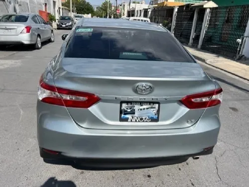 Toyota Camry 2.5 Le At