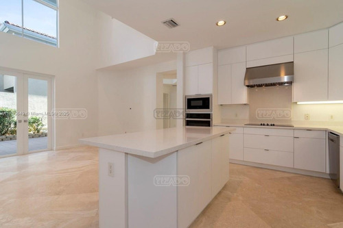 Casa Chalet En Venta En Sunny Isles, Miami, Florida