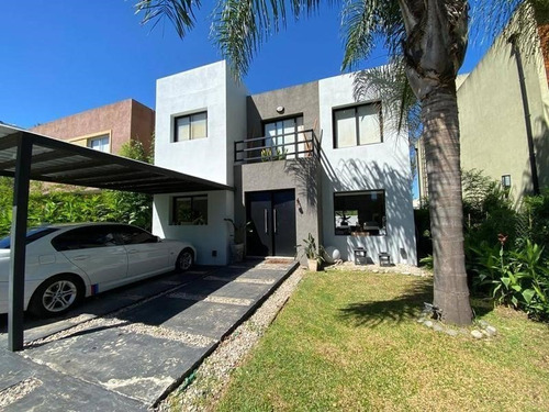 Casa  En Venta Ubicado En Parque Leloir, Ituzaingó, G.b.a. Zona Oeste