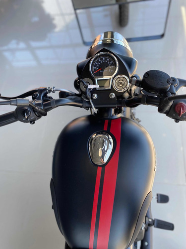 Imagen 3 de 16 de Royal Enfield Classic 350 Dark Stealth Black