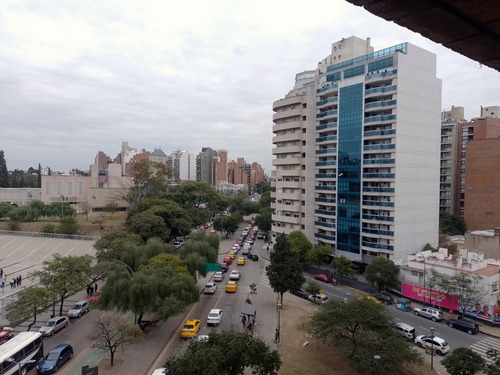 Dpto.3 Dorm 2ccocheras Frente Al Parque. Recibe Menor