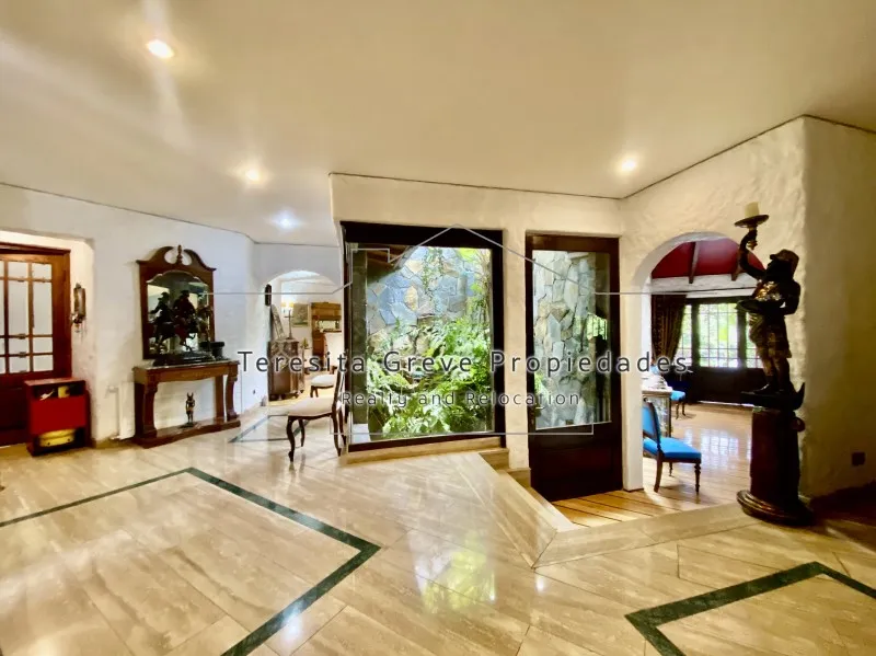 Imagen 2 de 20 de Excelente Casa Estilo Colonial Los Trapenses-stgo College