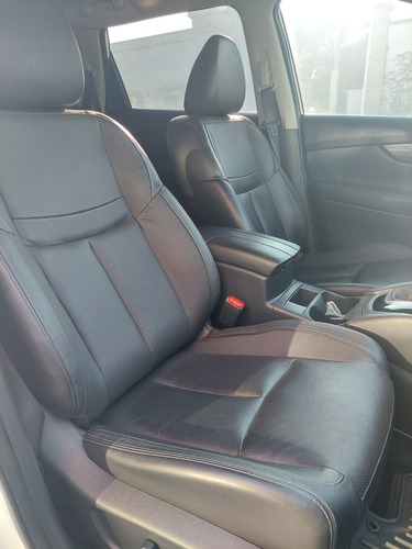 Nissan X-Trail 2.5 Exclusive 2 Row Cvt
