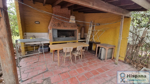 Líndísima Casa En Venta En Del Viso, Barrio Los Jazmines, Sobre Calle Arata