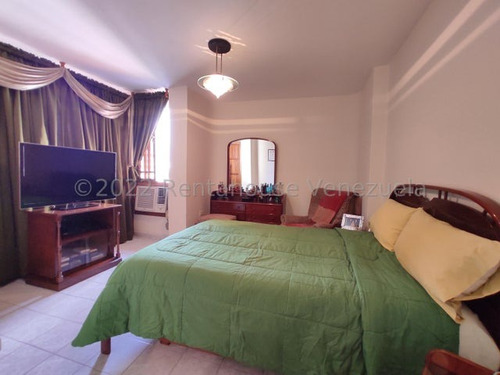 Gjg 25-10982 Vende Espacioso Apartamento 133 Mts2 Urb San Isidro Maracay