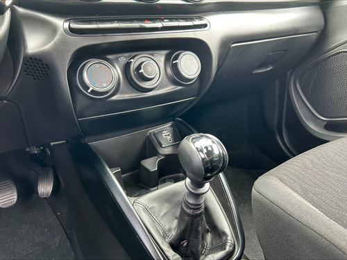 Fiat Cronos 1.3 Drive Flex 4p
