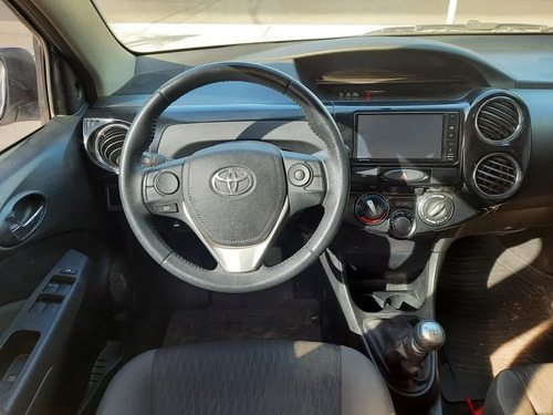 Imagen 9 de 10 de Toyota Etios 46651764