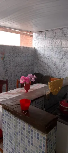Casa 3 Quartos Garagem Toda No Piso Rua Principal Local Tran