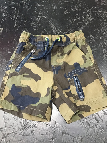 Lote De Pantalones Y Short Para Bebé De 6 A 12 Meses (Usado)