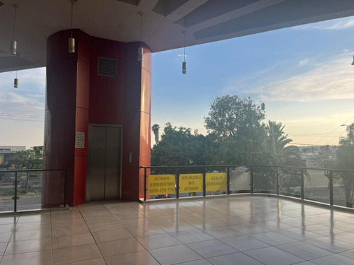Local En Venta O Renta En La Col. Arbide, Leon, Gto. En Plaza Nicaragua Con Elevador,estacionamiento