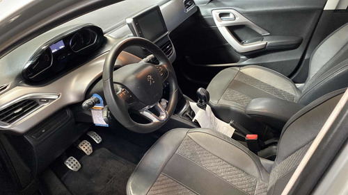 Imagen 13 de 15 de Peugeot 208 1.6 Feline 2018