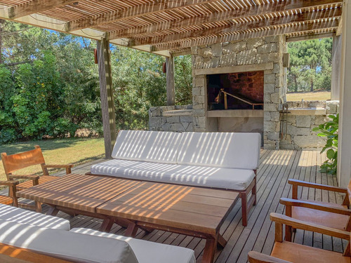 Casa En Alquiler Por Temporada De 4 Dormitorios En Pinar Del Faro (ref: Est-49)